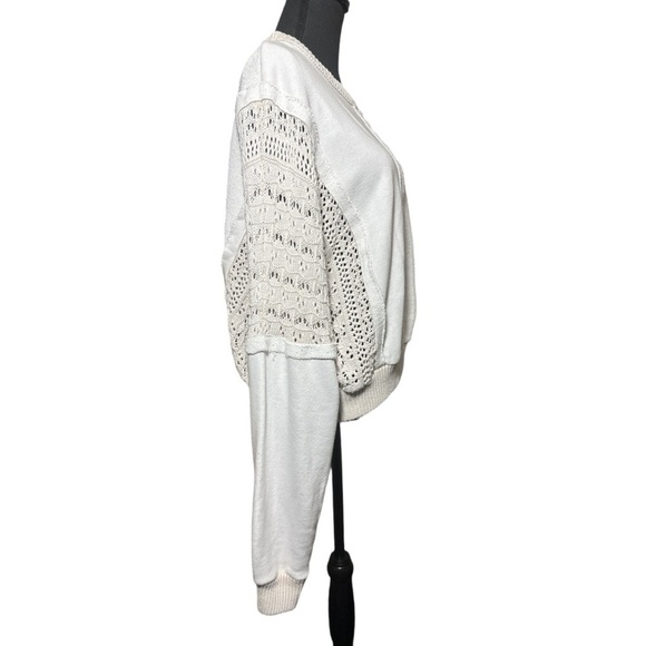 Altar’d State solid cut-out Pullover Sweatshirt Size Medium - Picture 2 of 8